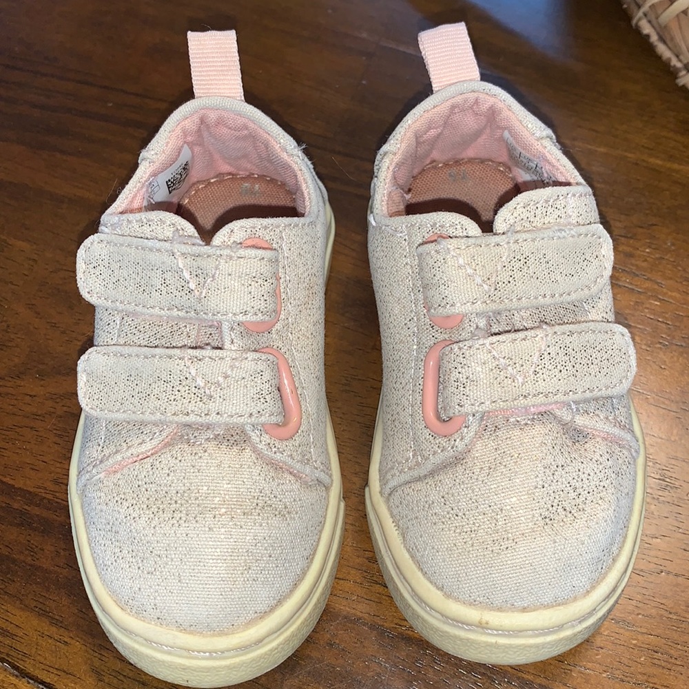 Tom’s Velcro sneakers pink